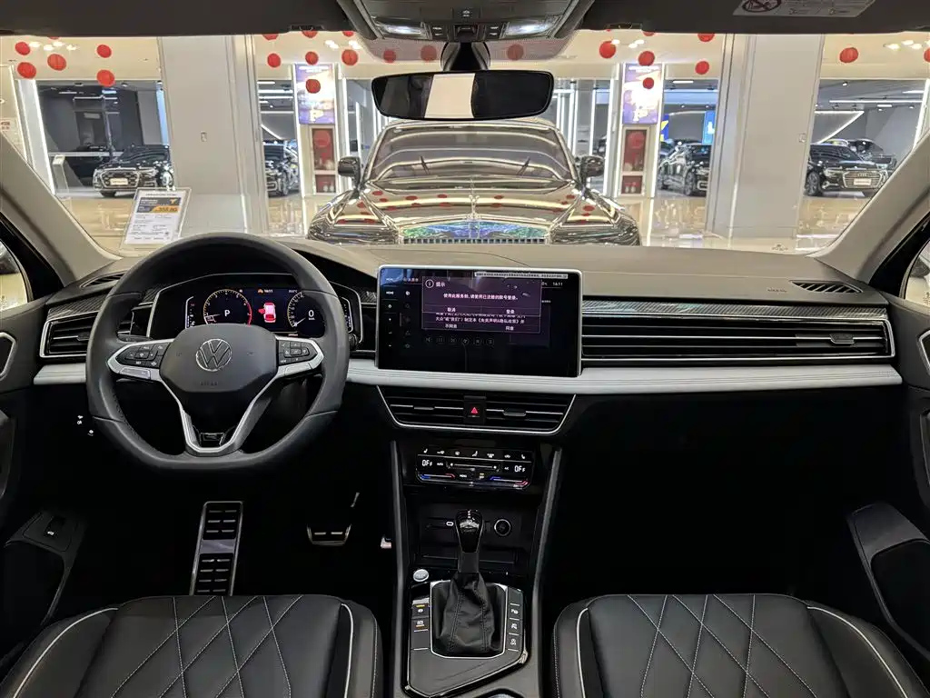 VOLKSWAGEN TIGUAN L 2024