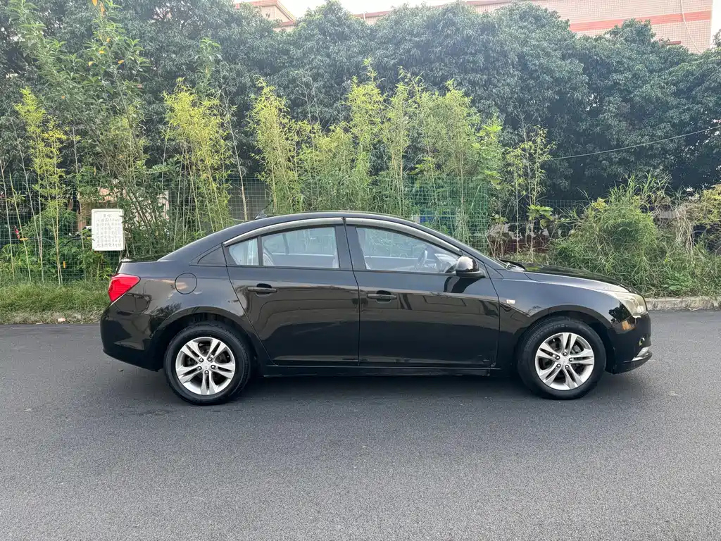 CHEVROLET CRUZE 2015