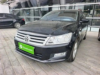 VOLKSWAGEN SANTANA 2017