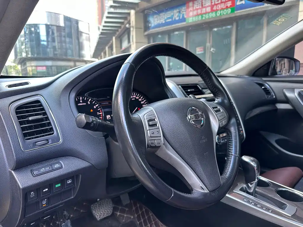 NISSAN TEANA 2014