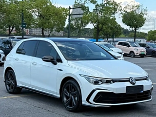 VOLKSWAGEN GOLF  2021