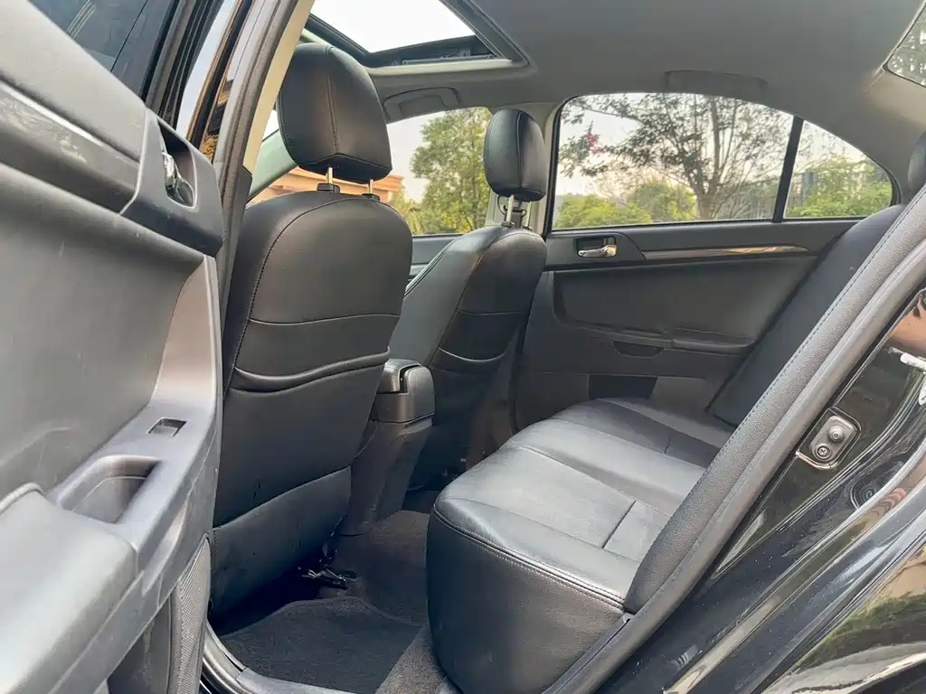 MITSUBISHI LANCER EX 2014