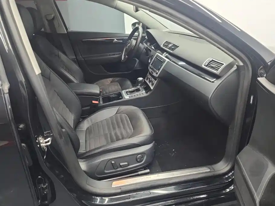VOLKSWAGEN MAGOTAN 2016