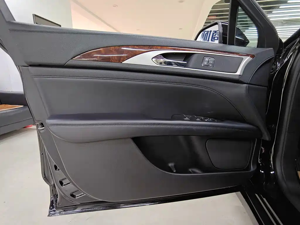 LINCOLN MKZ 2020