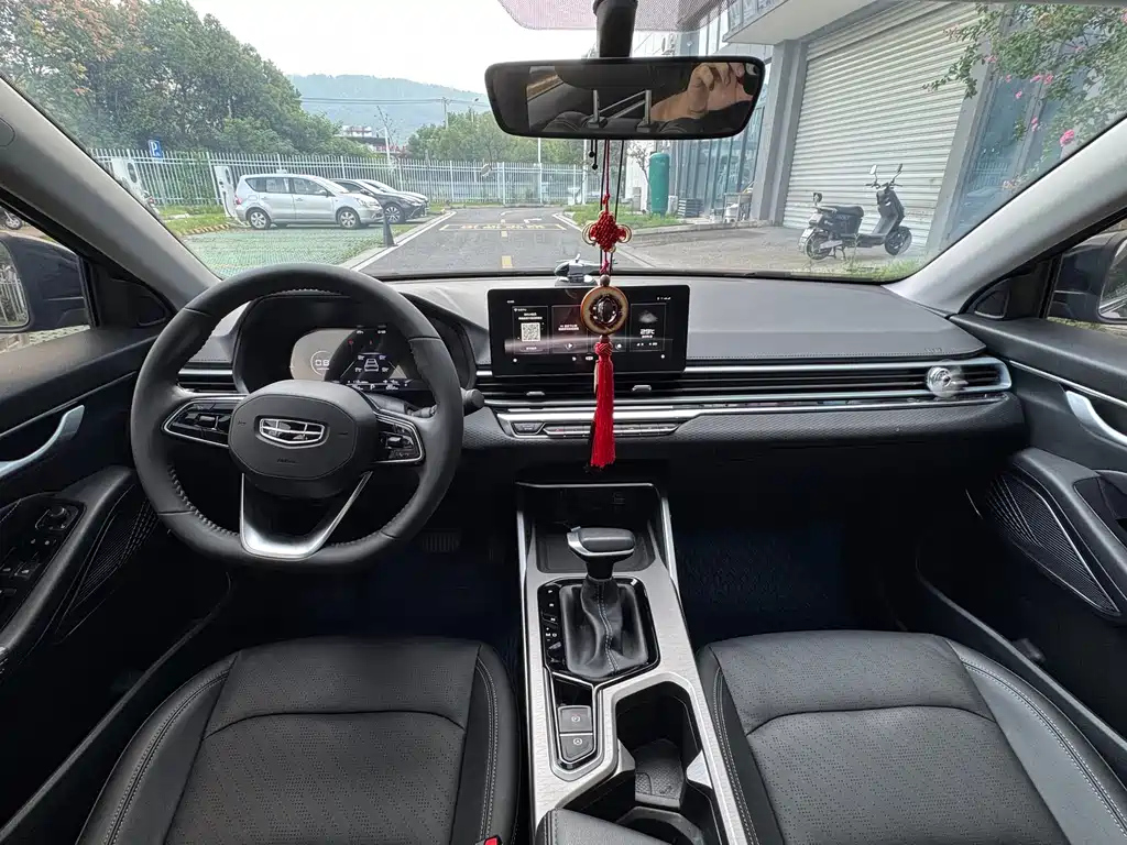GEELY AUTO EMGRAND 2022