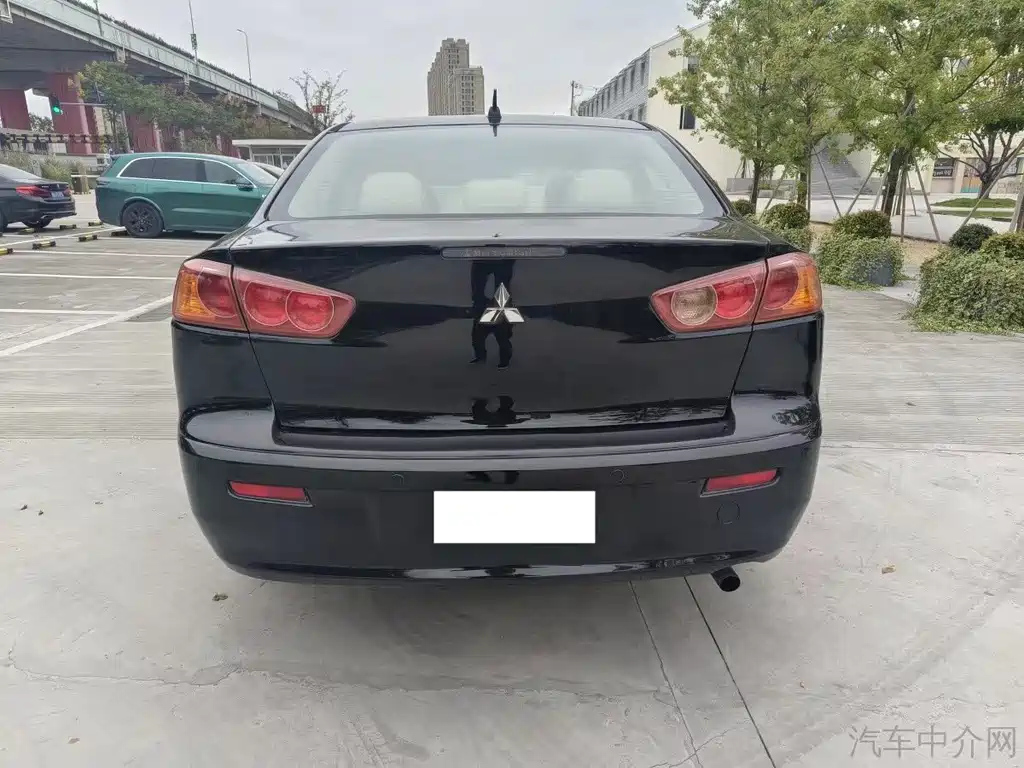 MITSUBISHI LANCER EX 2010