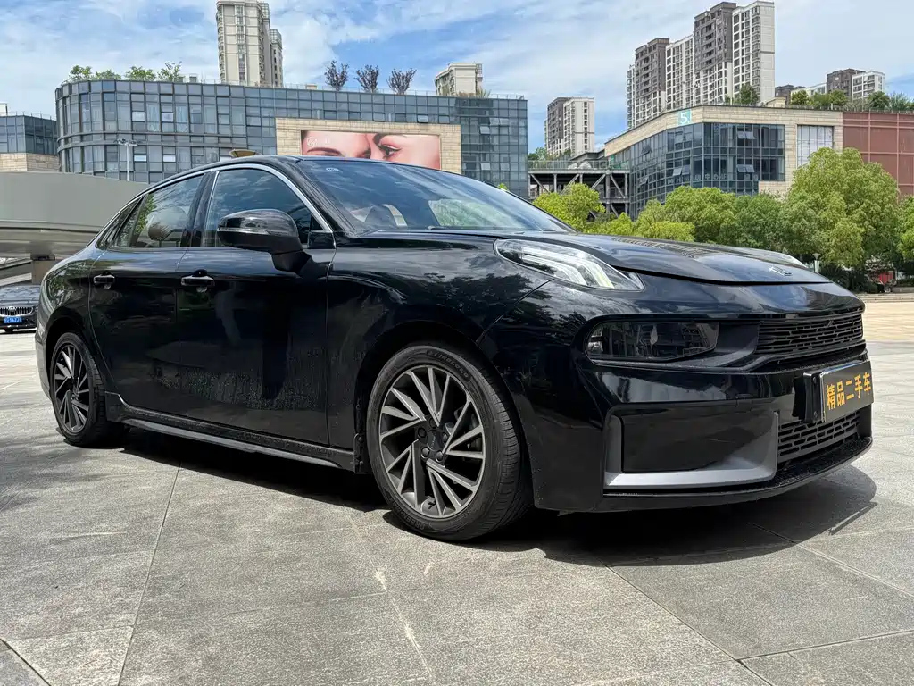LYNK&CO 03 2018