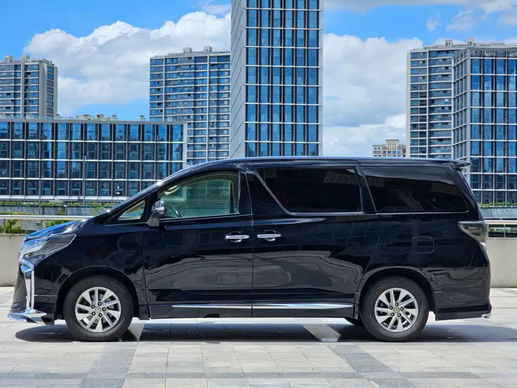 TOYOTA ALPHARD 2012