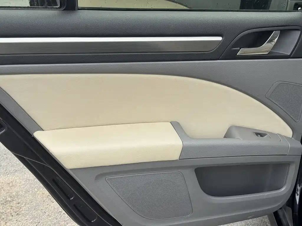 SKODA SUPERB 2013