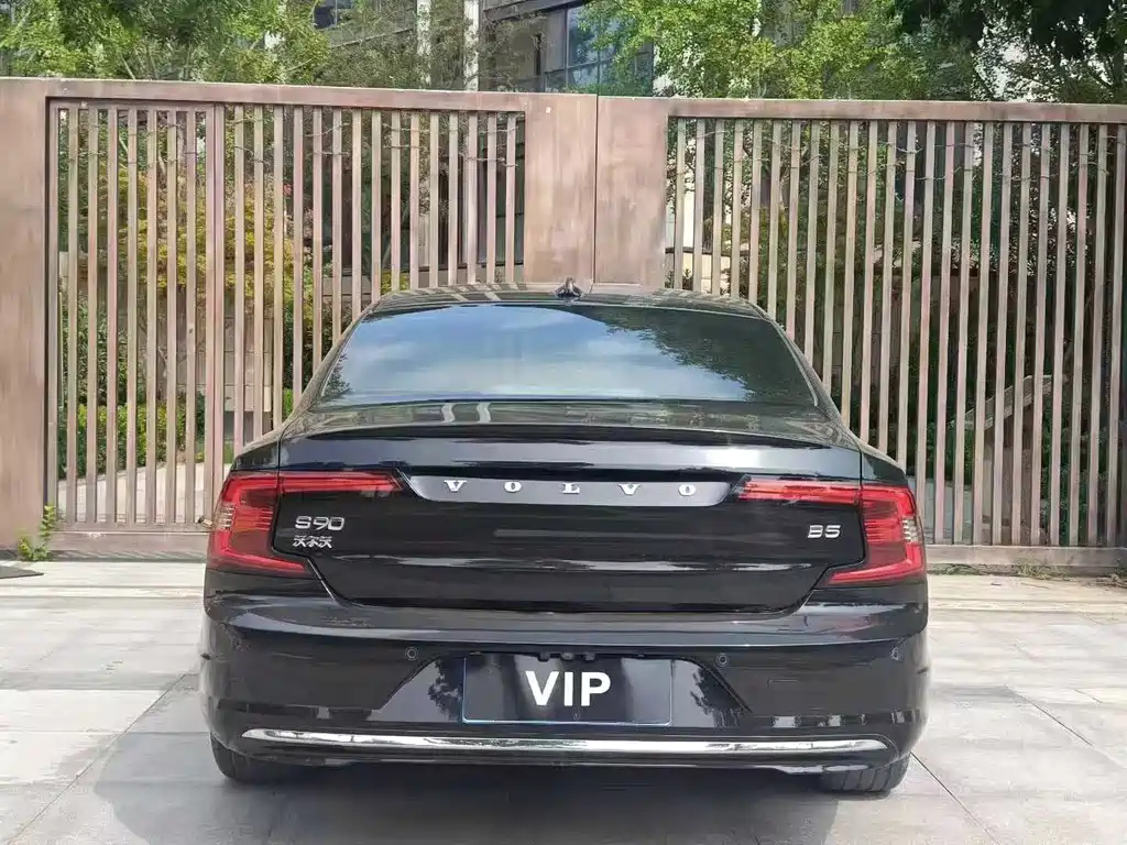 VOLVO S90 2022