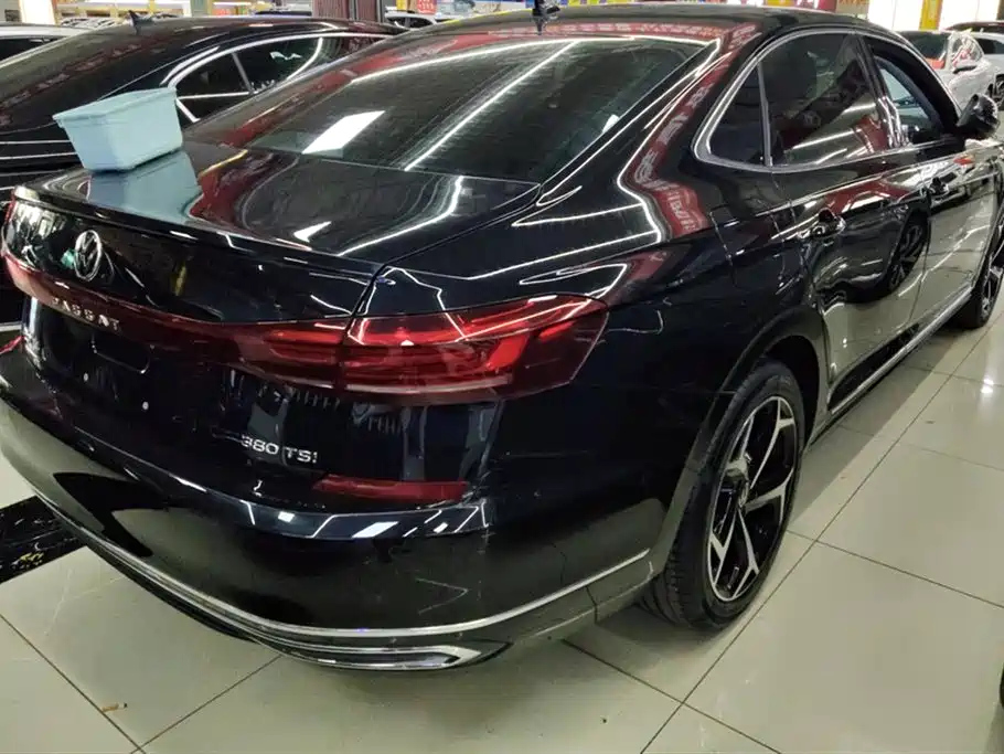 VOLKSWAGEN PASSAT 2024