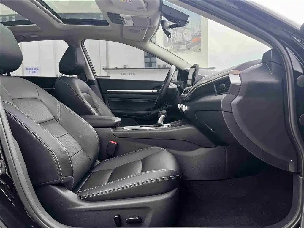 NISSAN TEANA 2021