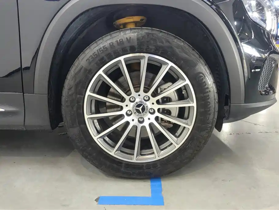 MERCEDES BENZ GLB 2023