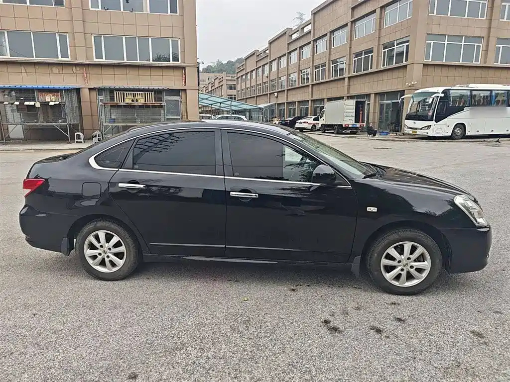 NISSAN SYLPHY 2018
