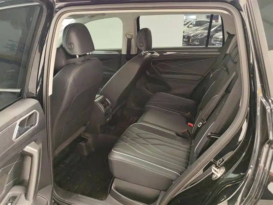 VOLKSWAGEN TIGUAN L 2024