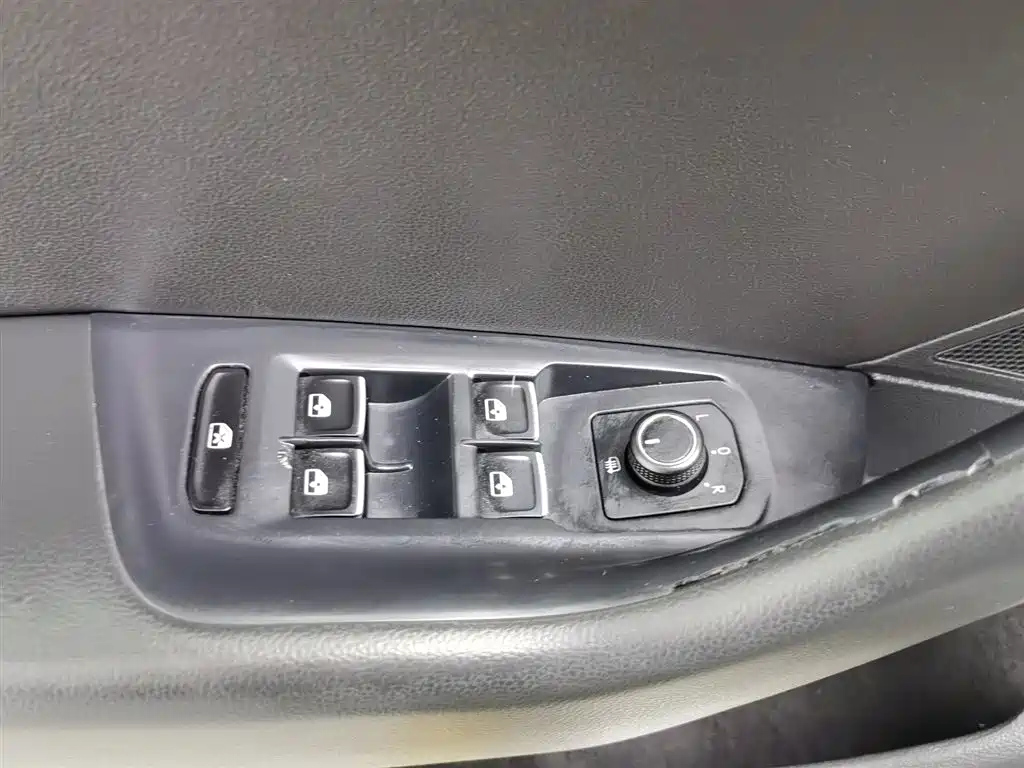 VOLKSWAGEN MAGOTAN 2018