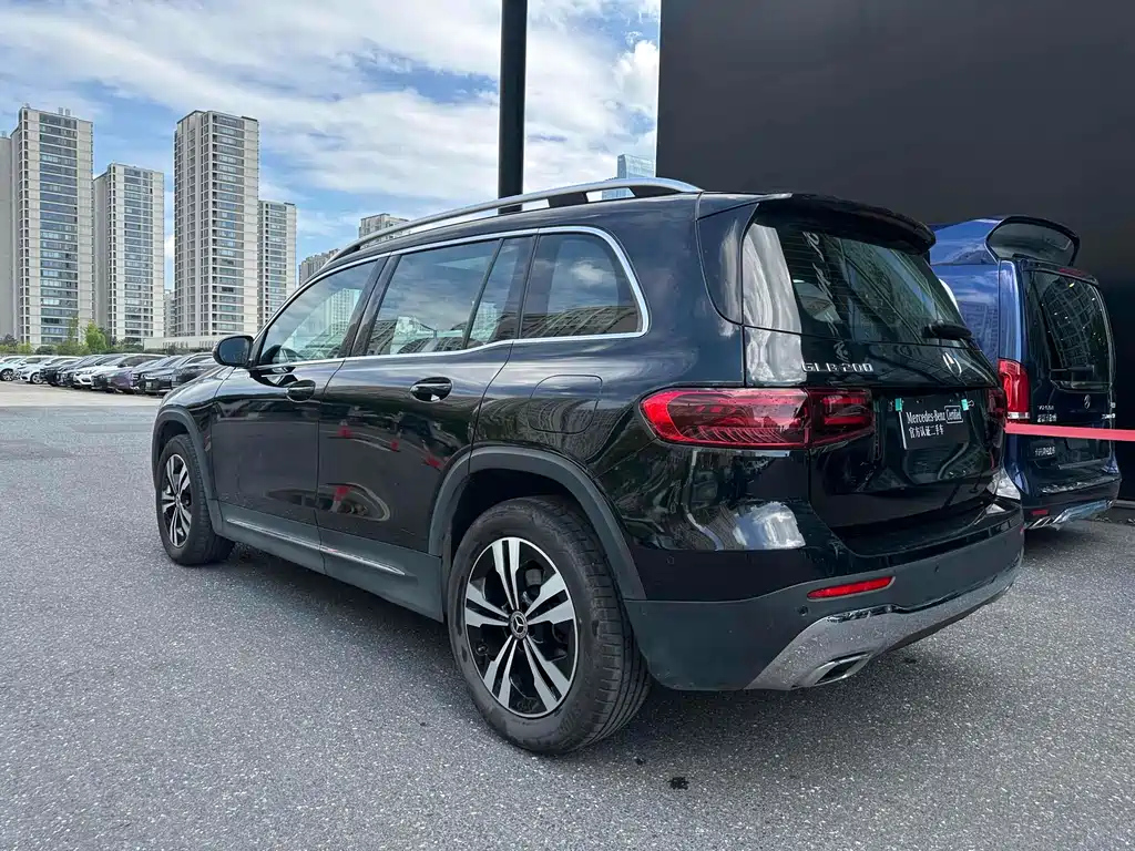 MERCEDES BENZ GLB 2023
