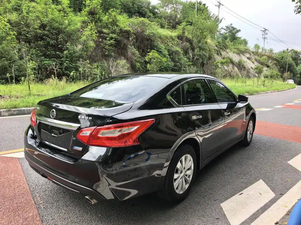 NISSAN TEANA 2018