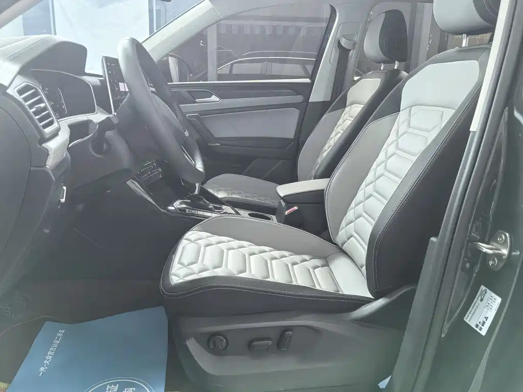 VOLKSWAGEN TAYRON 2023