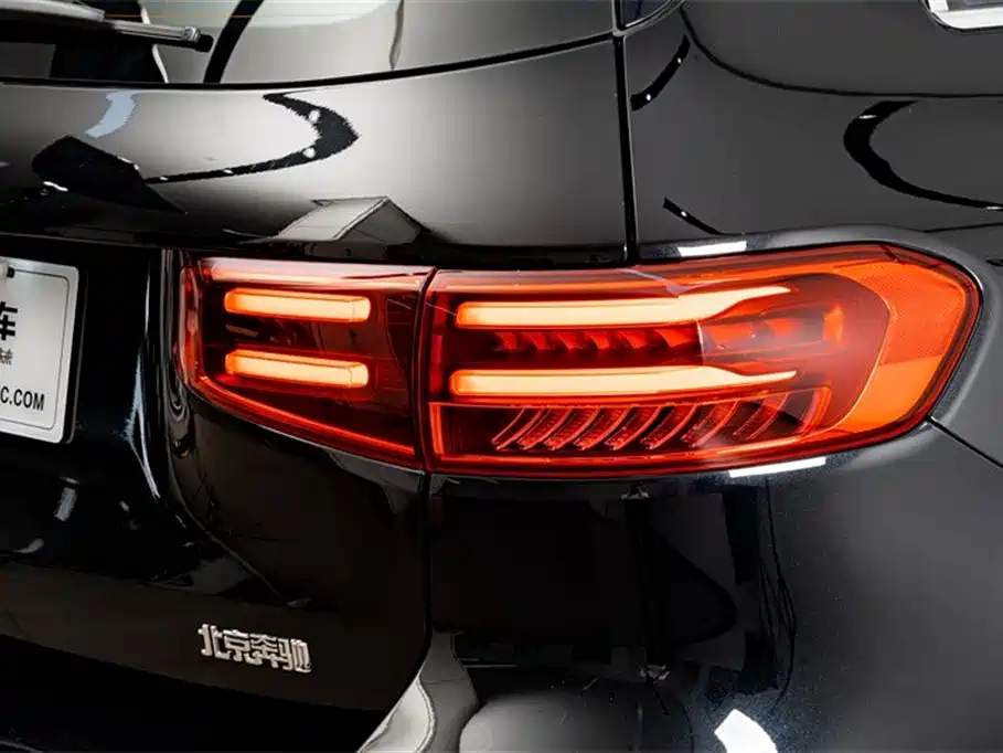 MERCEDES BENZ GLB 2024