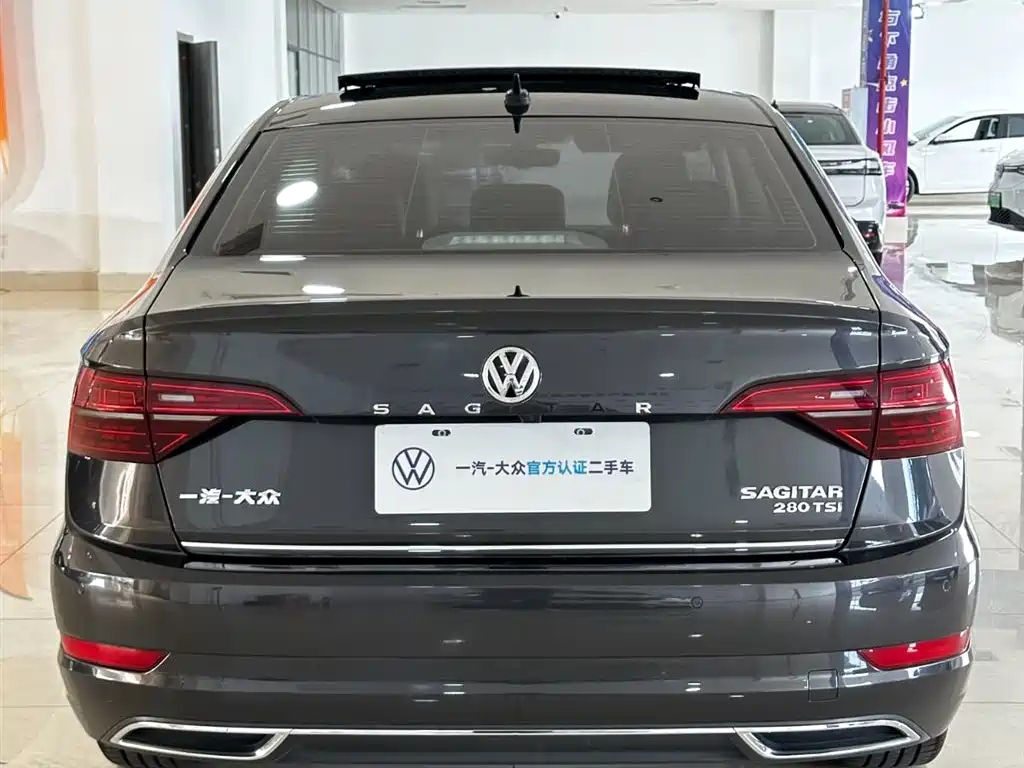 VOLKSWAGEN SAGITAR 2022