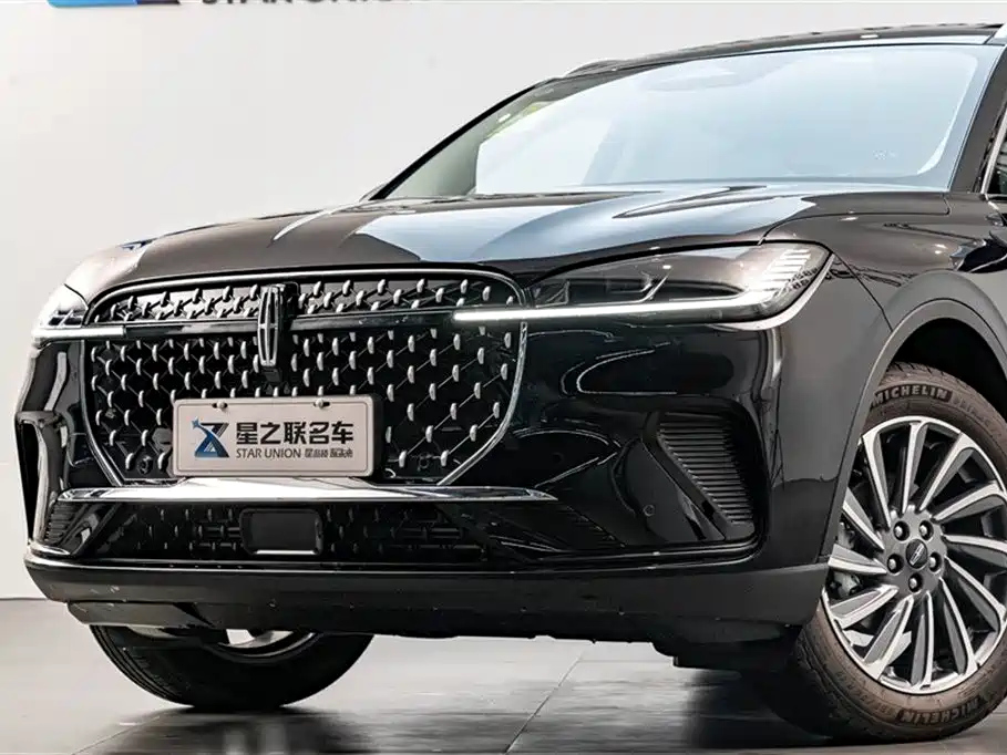 LINCOLN ADVENTURER 2024