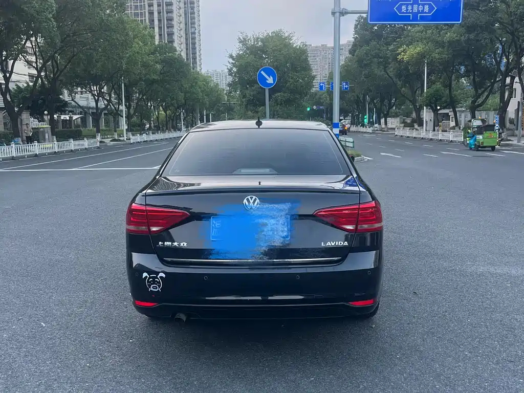 VOLKSWAGEN LAVIDA 2016