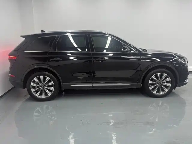 LINCOLN ADVENTURER 2023