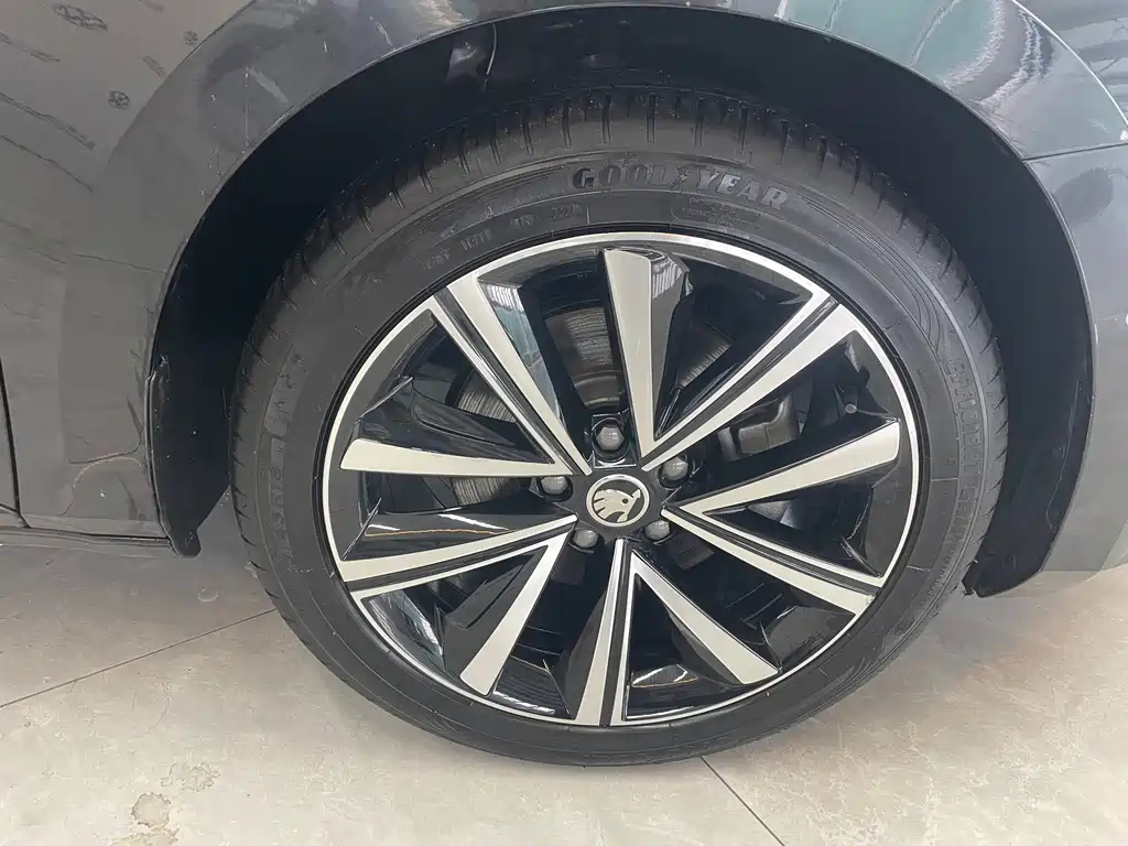 SKODA SUPERB 2024