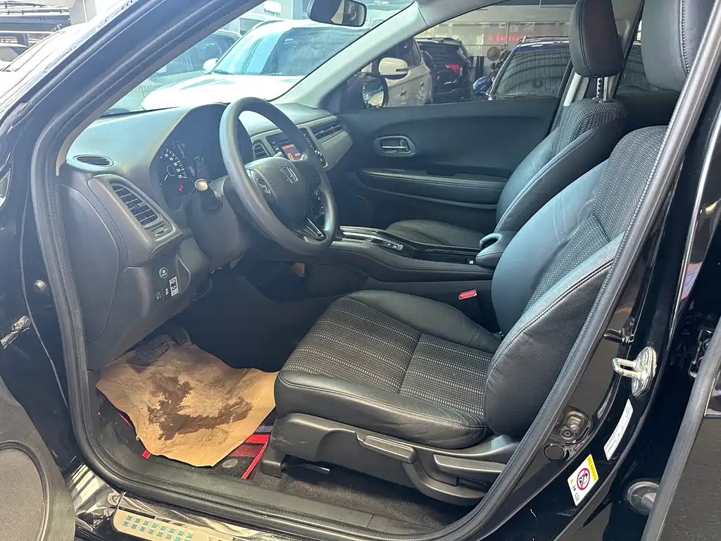HONDA VEZEL 2015