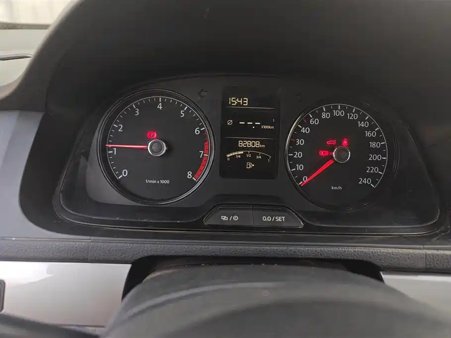 VOLKSWAGEN LAVIDA 2016