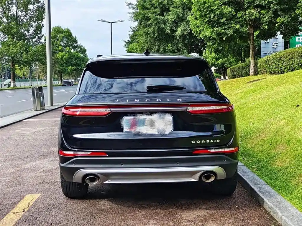LINCOLN ADVENTURER 2020