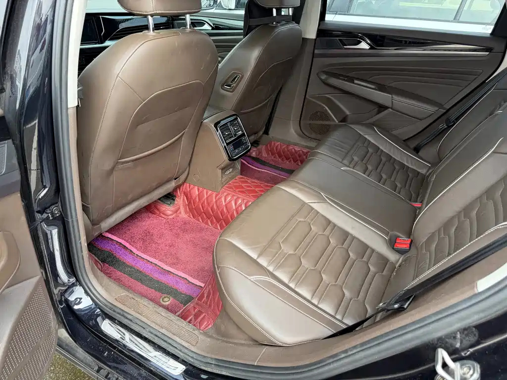 VOLKSWAGEN PASSAT 2019