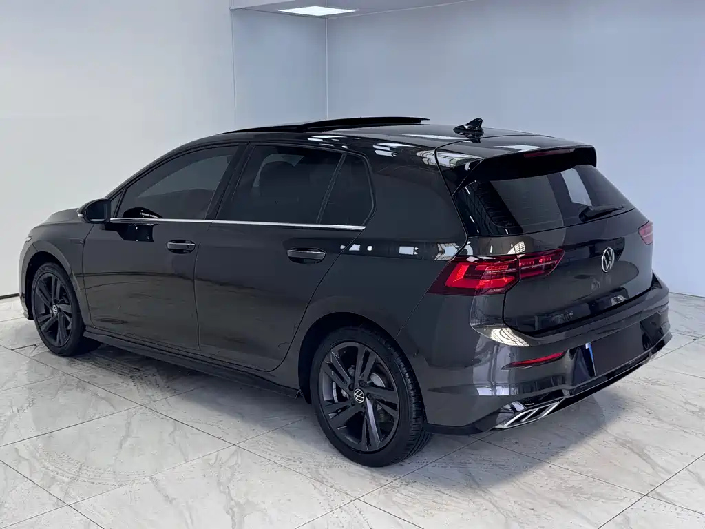 VOLKSWAGEN GOLF 2021