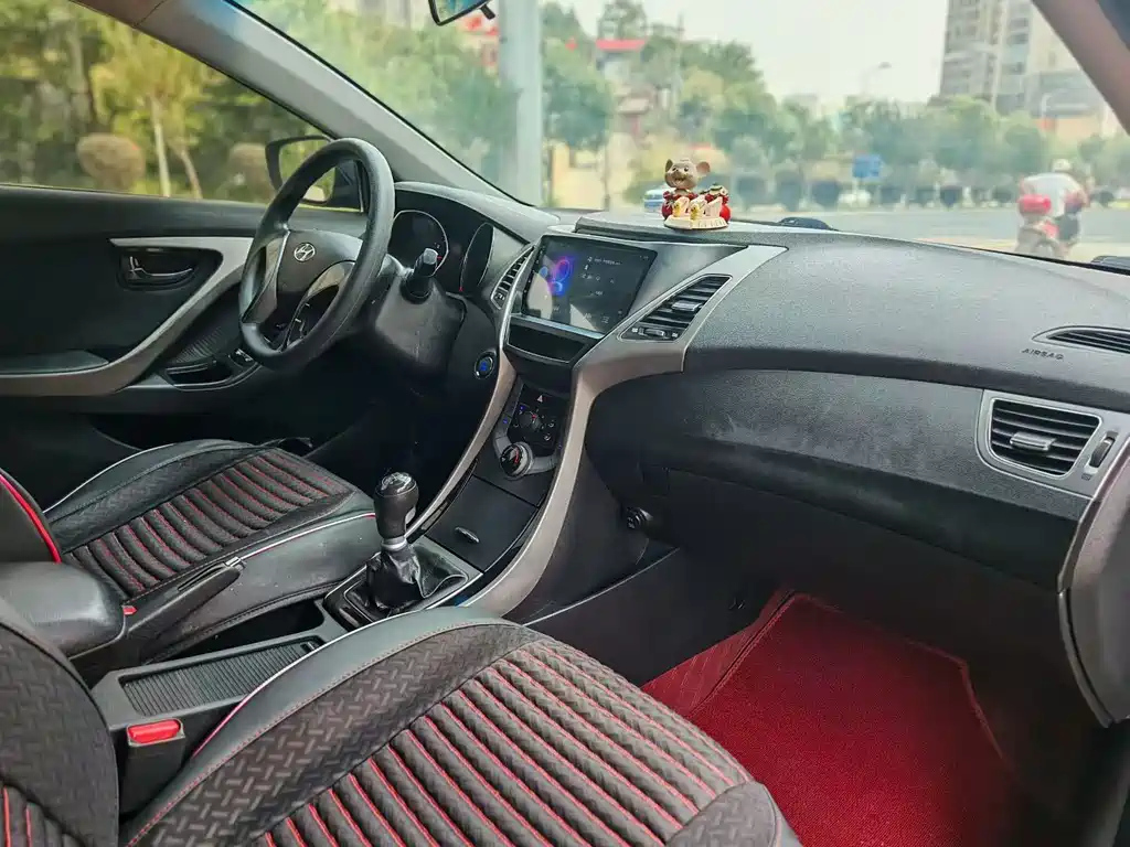 HYUNDAI ELANTRA 2013