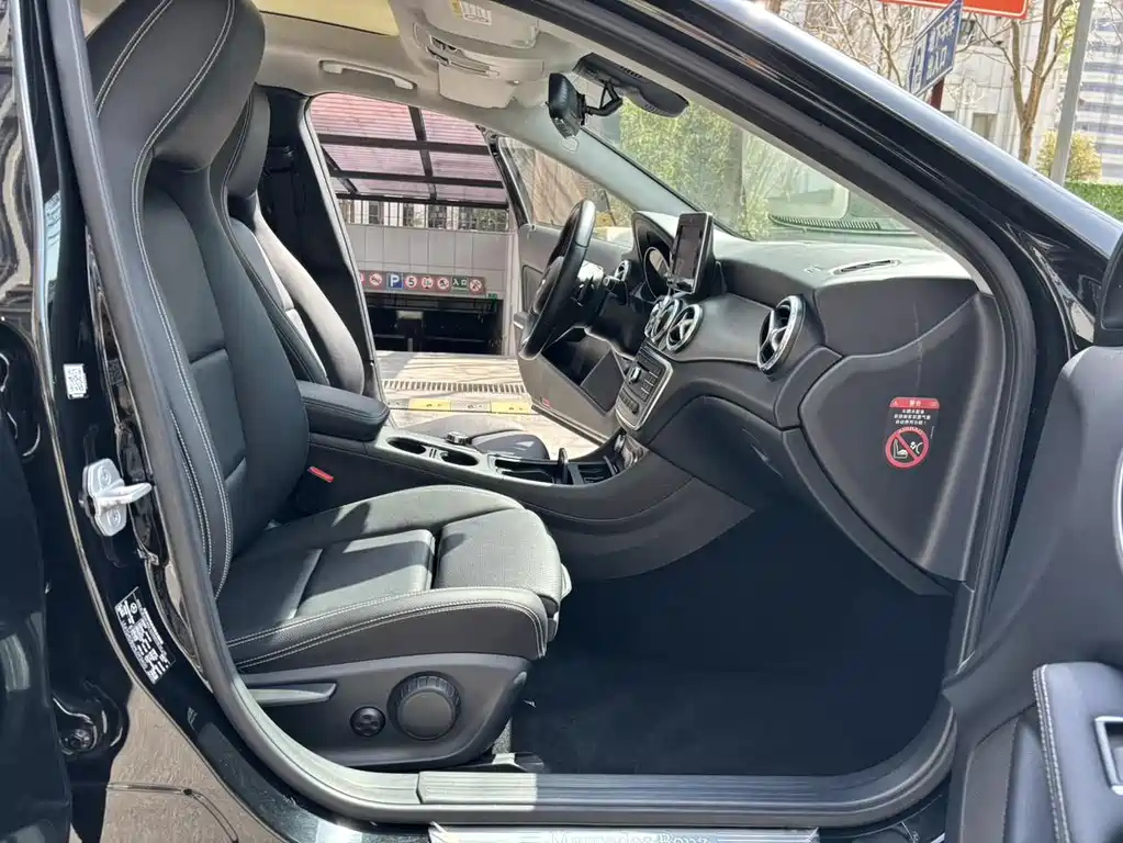 MERCEDES BENZ GLA 2016