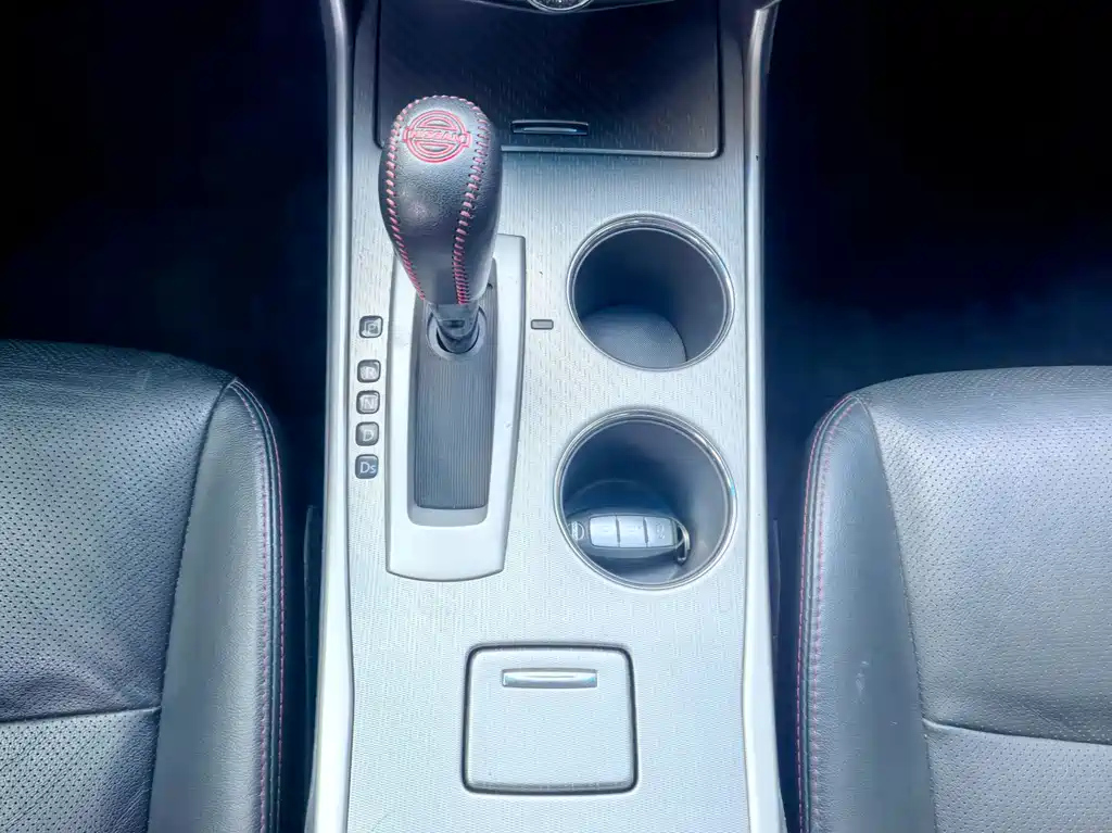 NISSAN TEANA 2018