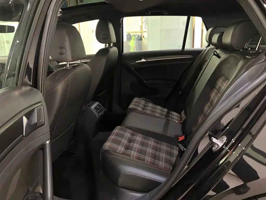 VOLKSWAGEN GOLF GTI 2018