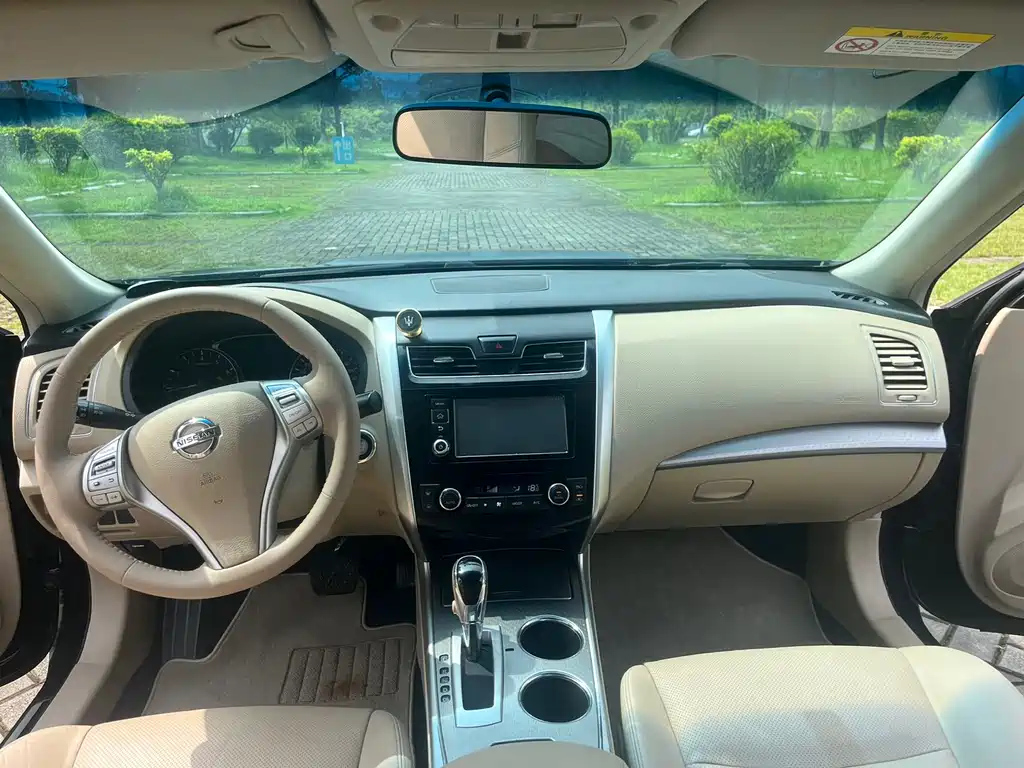 NISSAN TEANA 2017