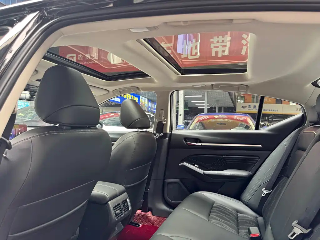 NISSAN TEANA 2024