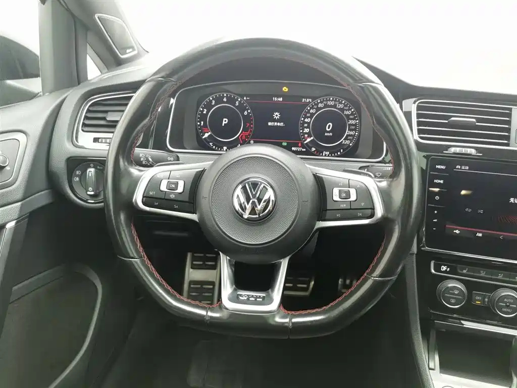 VOLKSWAGEN GOLF GTI 2019