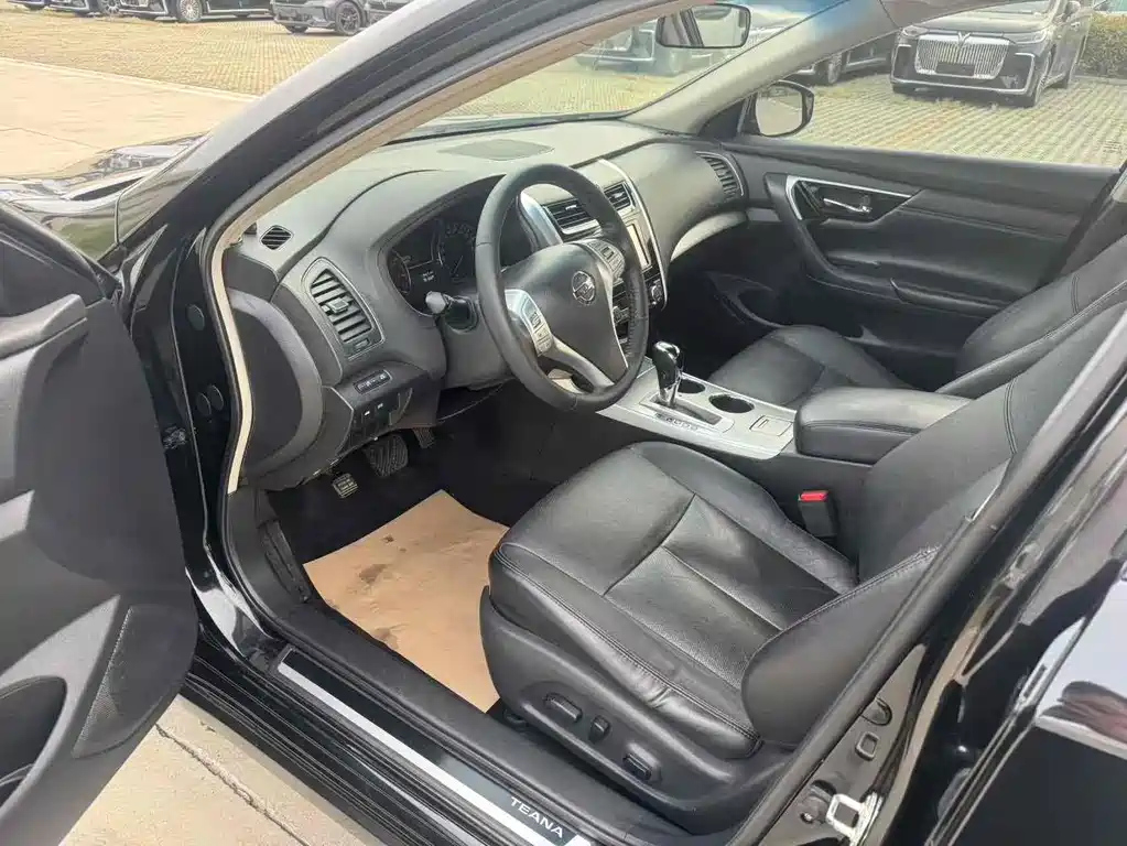 NISSAN TEANA 2017