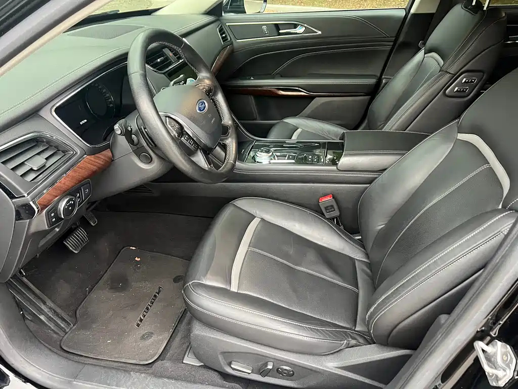 FORD TAURUS 2017