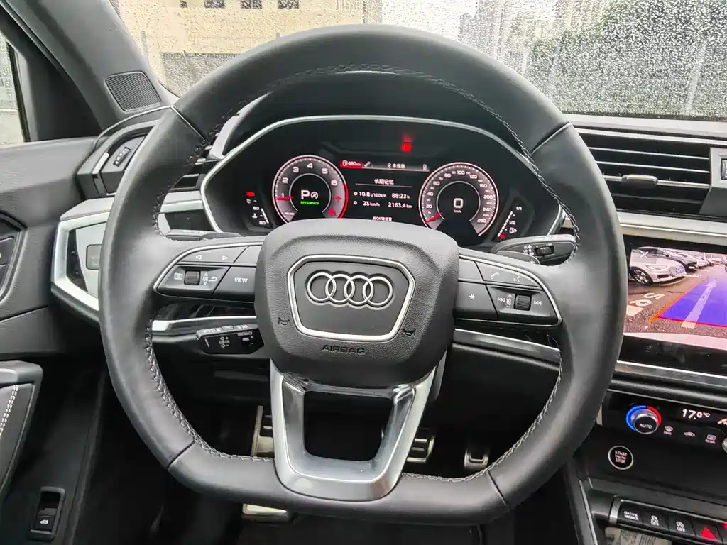 AUDI Q3 2024