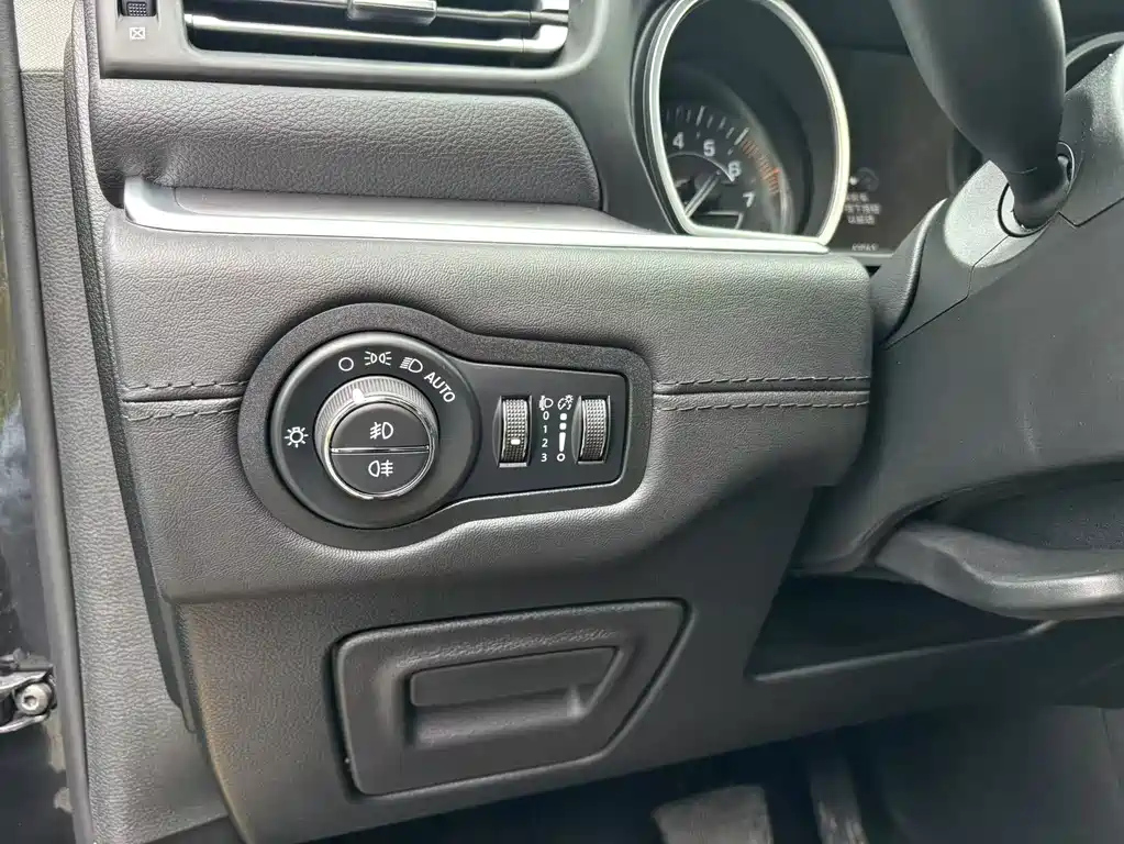 JEEP BIG 指挥官 2022