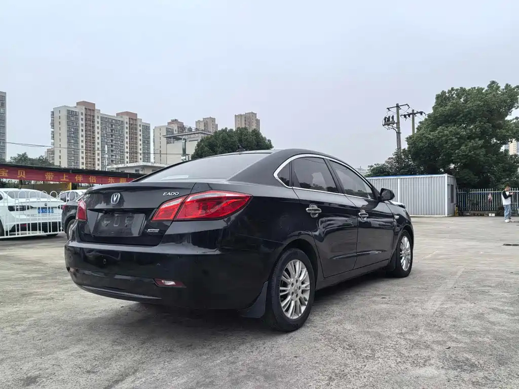 CHANGAN EADO 2013
