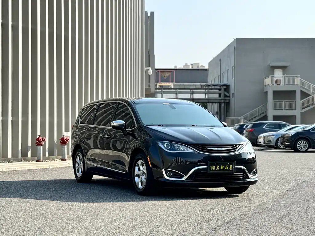 CHRYSLER BIG 捷龙PHEV IMPO 2018