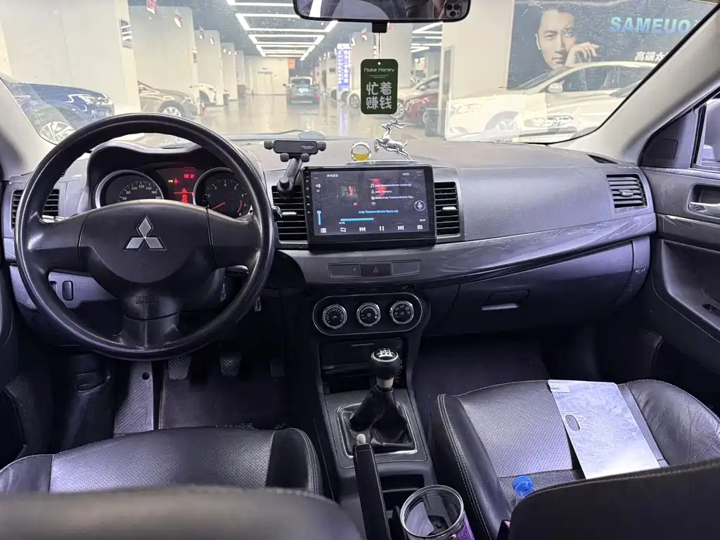 MITSUBISHI LANCER EX 2011