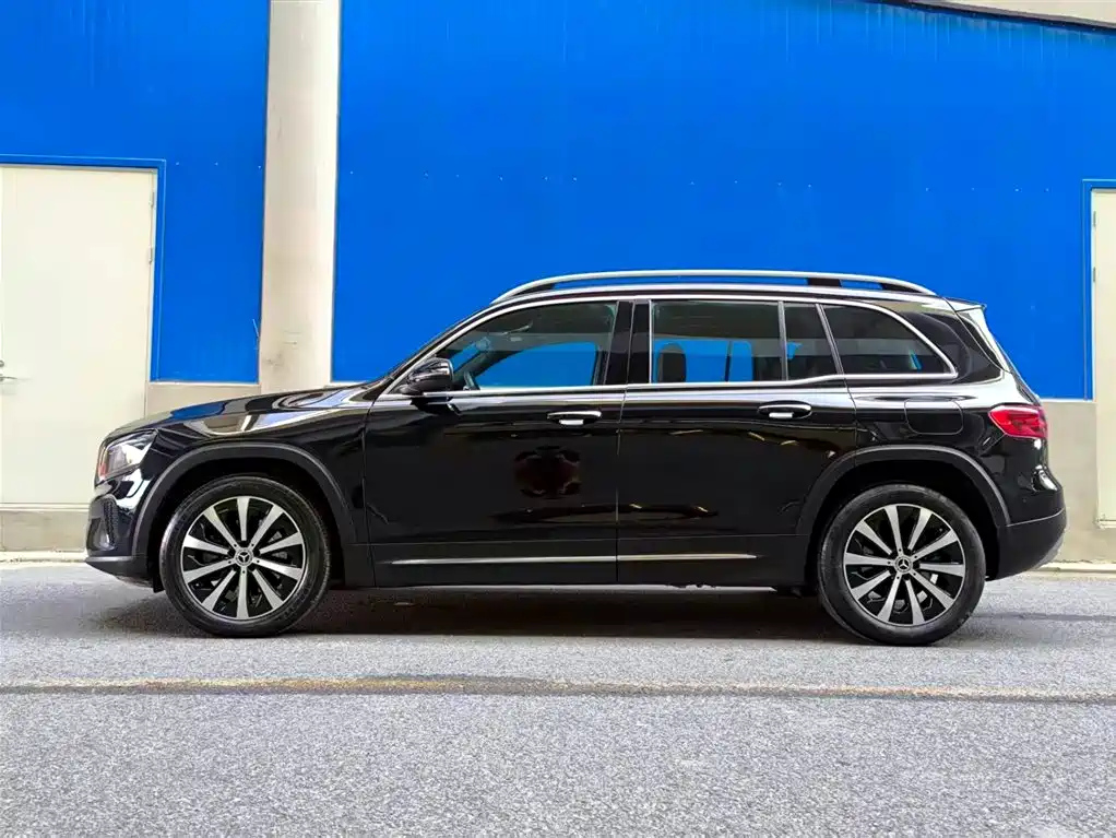 MERCEDES BENZ GLB 2023