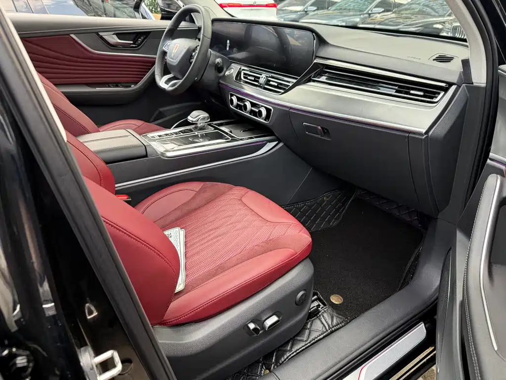 HONGQI HS5 2025